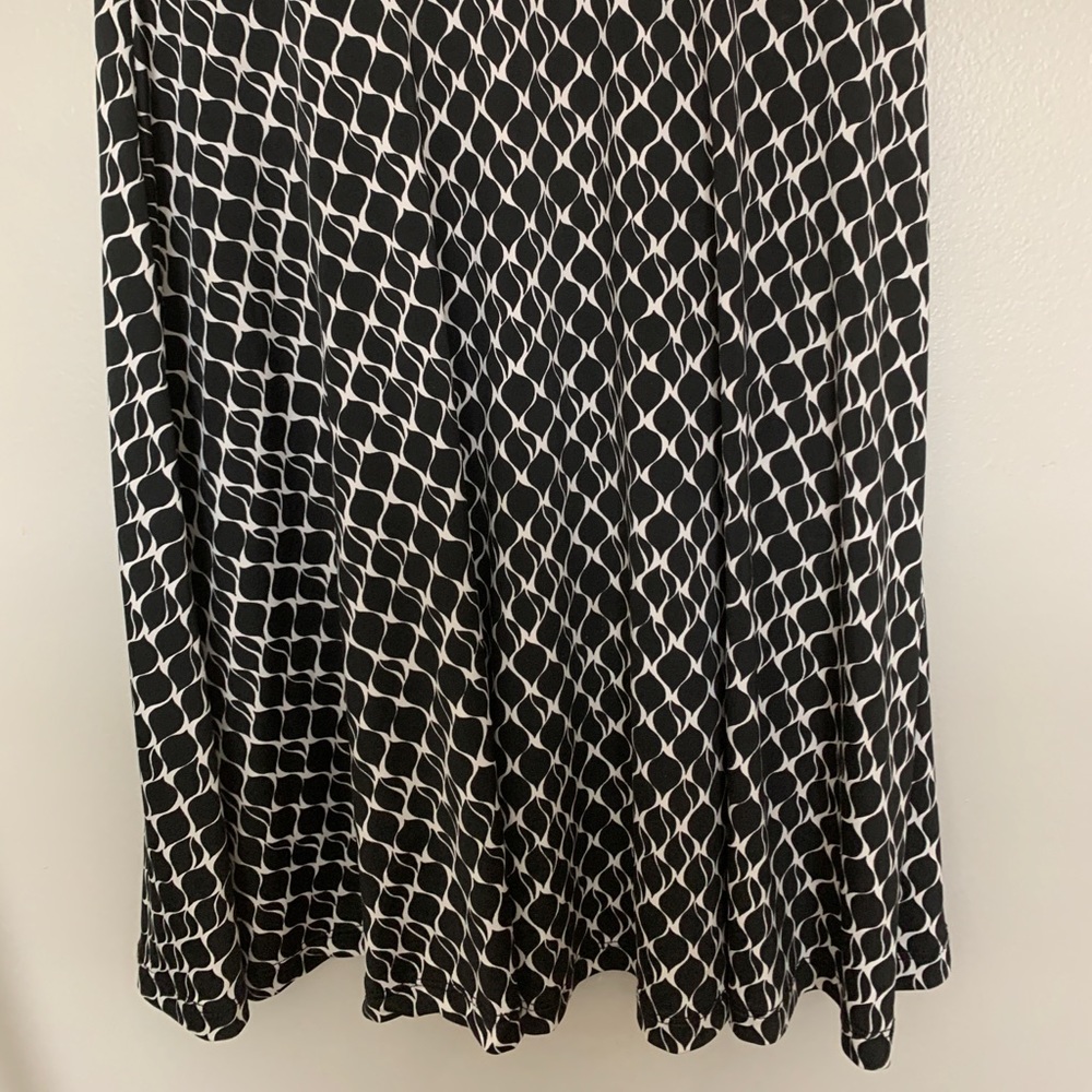 Silky black and white flowing skirt